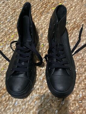 Womens Converse All Star Chuck Taylor Black High-Top Leather Sneakers Size 6